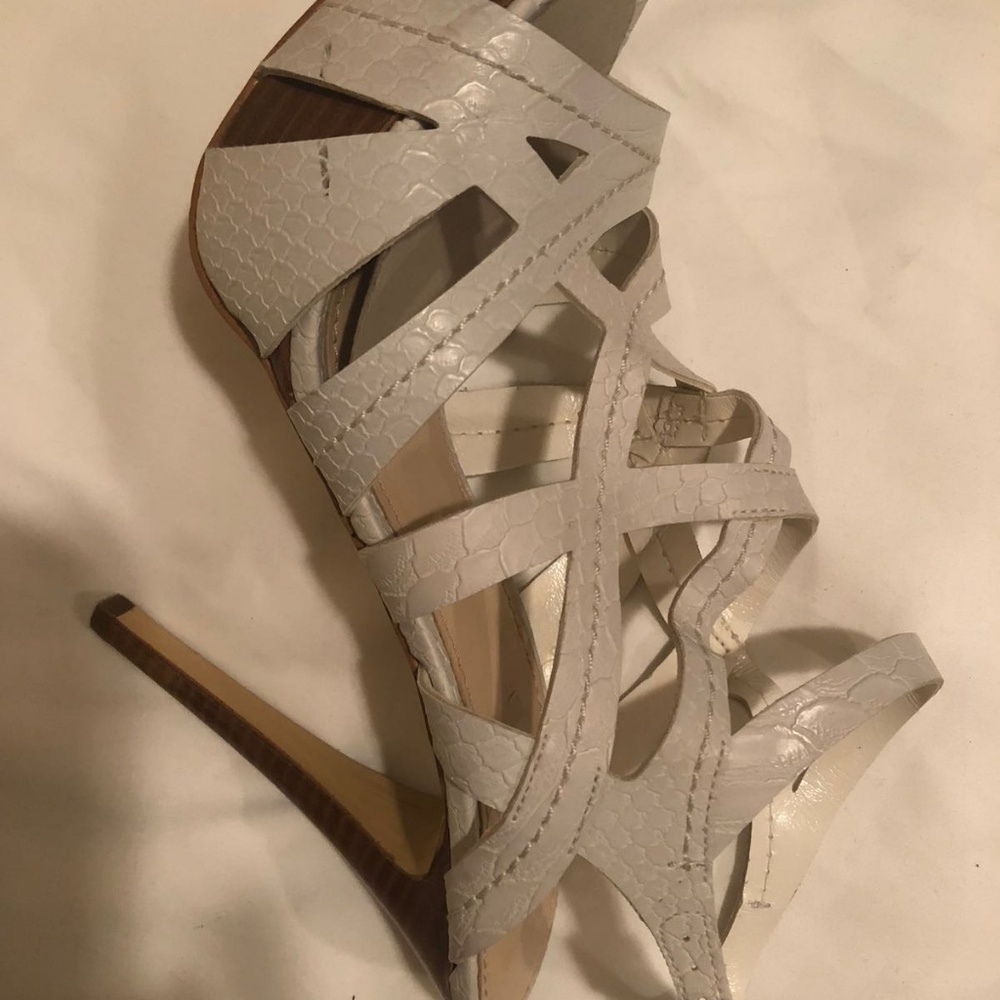 Women's Guess white Platform shoe Size 9 - Picture 5 of 7